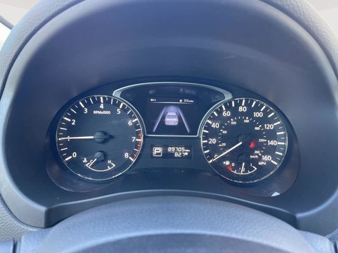 Used 2015 Nissan Altima 2.5 SV w/ Convenience Package FWD image 2