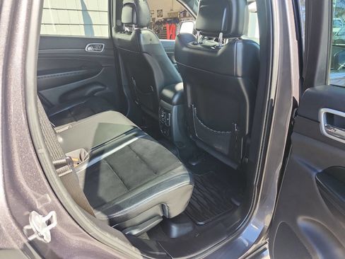 Used 2015 Jeep Grand Cherokee Altitude image 15