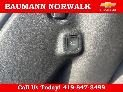 Used 2026 Jeep Compass Latitude w/ Sun and Sound Group AWD/4WD image 13