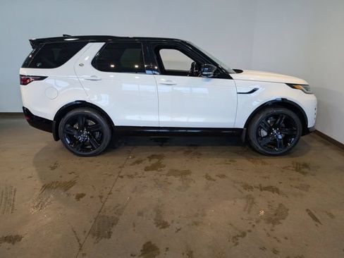 Used 2025 Land Rover Discovery Dynamic SE AWD/4WD image 6