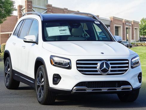 New 2026 Mercedes-Benz GLB 250 image 3