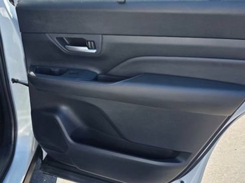 Used 2025 Toyota Grand Highlander AWD image 16