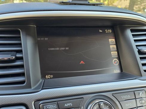 Used 2020 Nissan Pathfinder SL FWD image 19