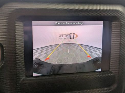 Used 2023 Jeep Gladiator Willys AWD/4WD image 19