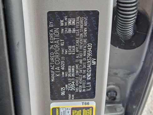 Used 2025 Kia Soul LX FWD image 24