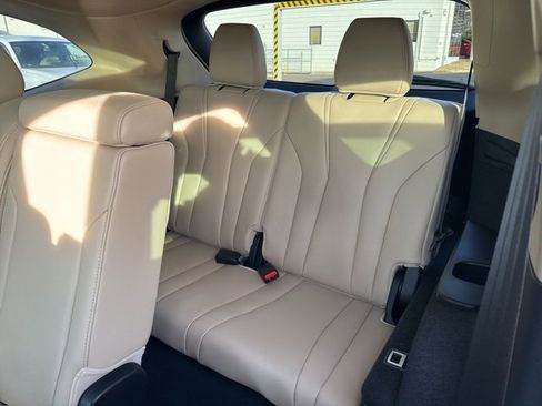 Used 2025 Acura MDX SH-AWD image 28