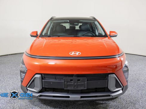 Used 2024 Hyundai Kona Limited AWD/4WD image 2