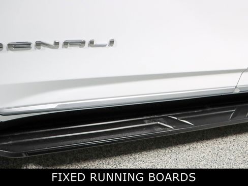 Used 2023 GMC Yukon Denali image 12