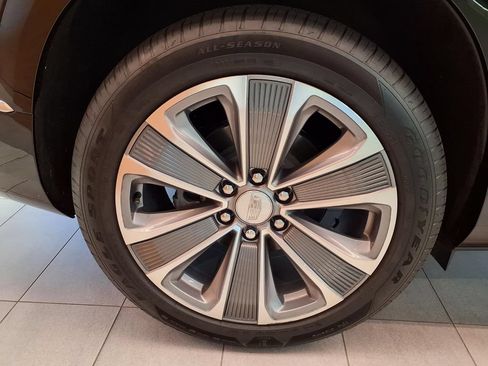 Certified 2026 Cadillac Vistiq Luxury AWD/4WD image 19