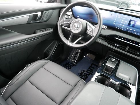 Used 2025 Buick Enclave Preferred image 9