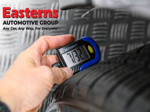 Used 2023 Ford Edge SEL image 25