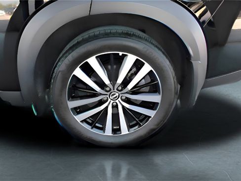 Used 2024 Nissan Pathfinder Platinum w/ Cargo Package image 9