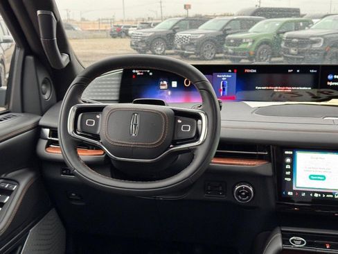 New 2025 Lincoln Navigator L Black Label image 15