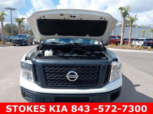 Used 2018 Nissan Titan S image 9