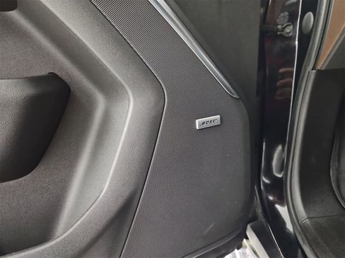 Used 2021 GMC Yukon Denali w/ Denali Premium Package image 32