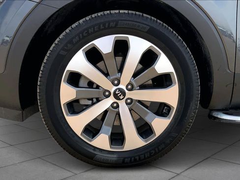 Used 2021 Kia Telluride EX w/ EX Premium Package image 11