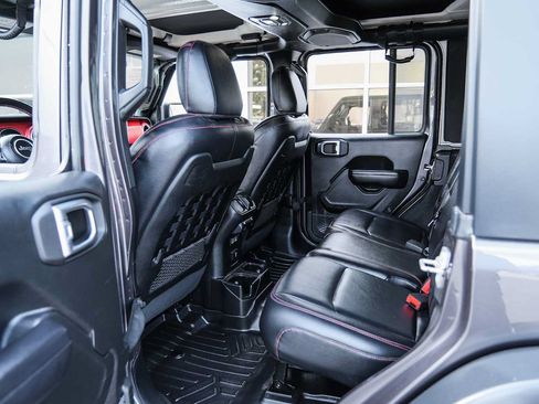 Used 2021 Jeep Wrangler Unlimited Rubicon AWD/4WD image 32
