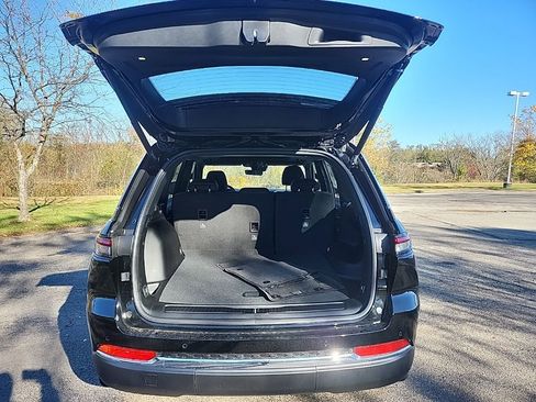 New 2025 Jeep Grand Cherokee Laredo X w/ Luxury Tech Group I image 14