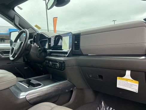 Used 2025 Chevrolet Silverado 2500 LTZ w/ Z71 Chrome Sport Edition image 33