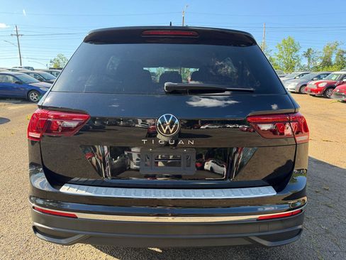 Used 2022 Volkswagen Tiguan S image 5