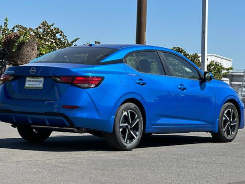 New 2025 Nissan Sentra SV image 4