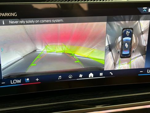 Used 2026 BMW i7 eDrive50 w/ M Sport Package RWD image 20