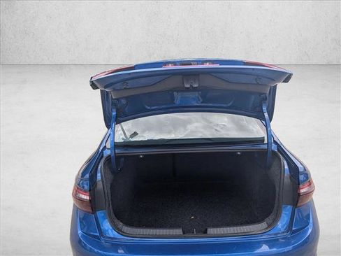 Used 2024 Volkswagen Jetta SE FWD image 7