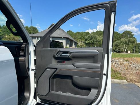 Used 2025 GMC Sierra 1500 AT4 w/ AT4 Premium Package AWD/4WD image 65