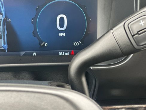 New 2025 Ford F250 Lariat w/ Black Appearance Package image 27