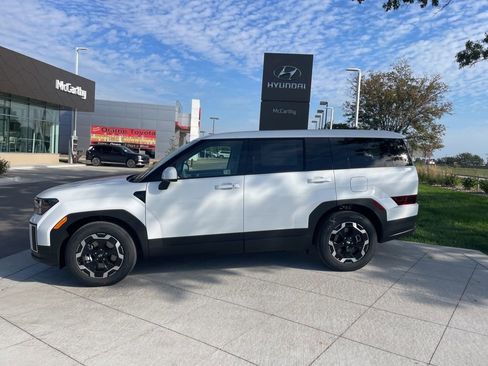 Used 2026 Hyundai Santa Fe SE image 2