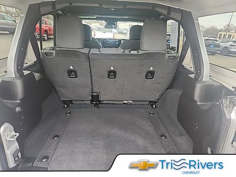 Used 2024 Jeep Wrangler Unlimited Sport AWD/4WD image 11