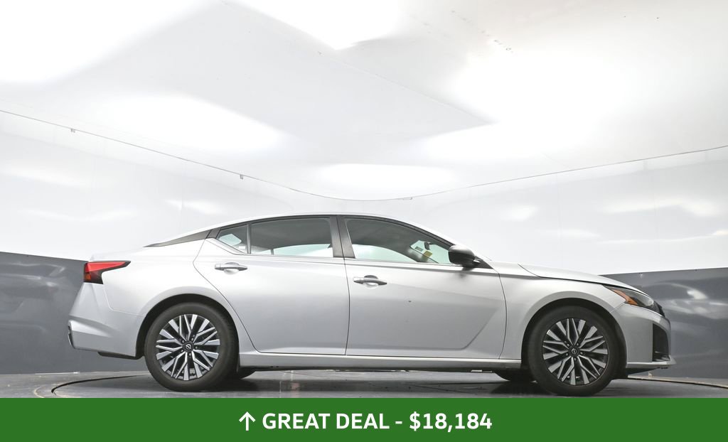 Used 2024 Nissan Altima 2.5 SV FWD image 49
