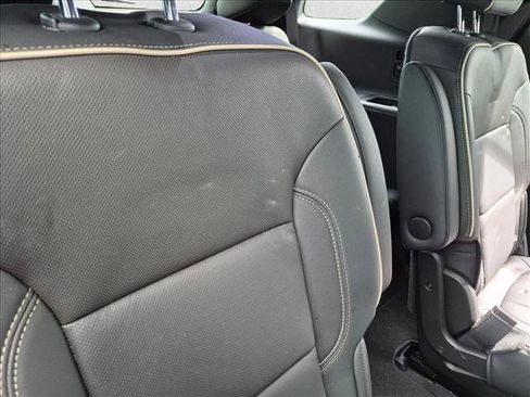 Used 2023 Chevrolet Traverse Premier FWD image 18