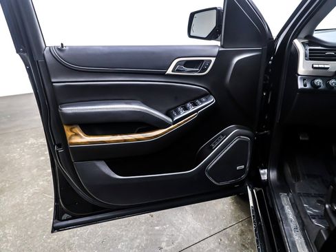 Used 2020 GMC Yukon XL Denali w/ Denali Premium Package image 20