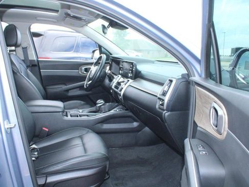 Used 2021 Kia Sorento EX w/ Panoramic Sunroof Package image 11