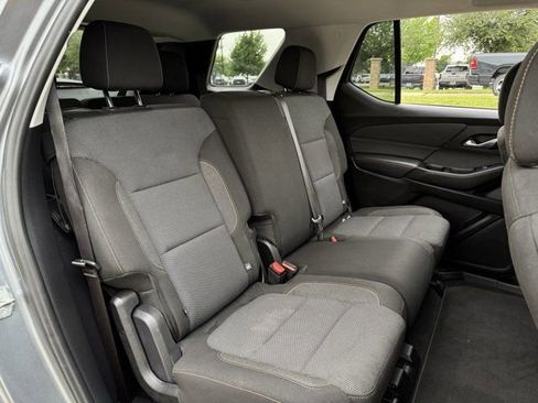 Used 2021 Chevrolet Traverse LS FWD image 30