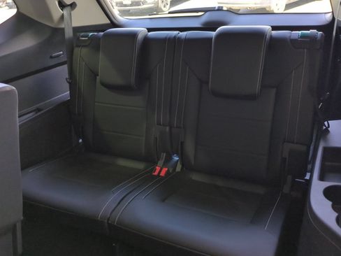 Used 2023 Volkswagen Atlas SEL R-Line AWD/4WD image 17