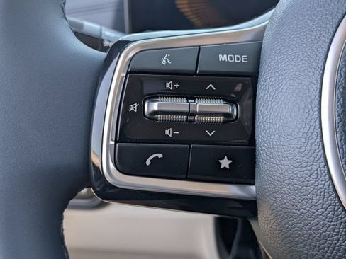 Certified 2026 Kia Carnival EX FWD image 30