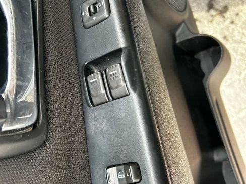 Used 2012 GMC Canyon SLE image 18