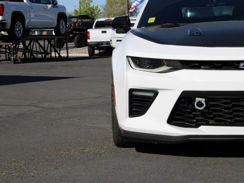 Used 2018 Chevrolet Camaro SS RWD image 5