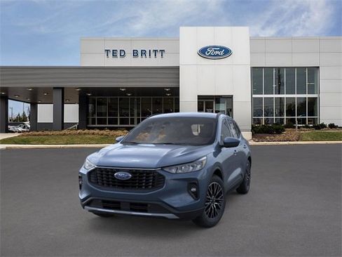 New 2025 Ford Escape SE image 3