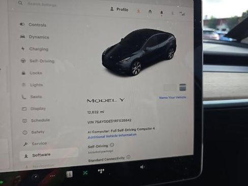 Used 2024 Tesla Model Y 2WD image 5