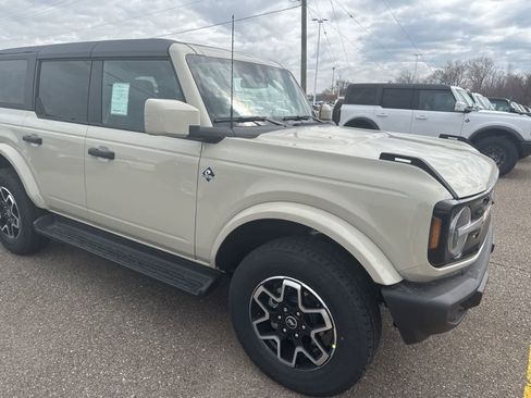 New 2026 Ford Bronco Outer Banks image 11