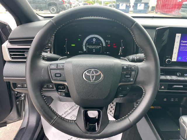 Used 2025 Toyota Camry SE w/ Convenience Package FWD image 25
