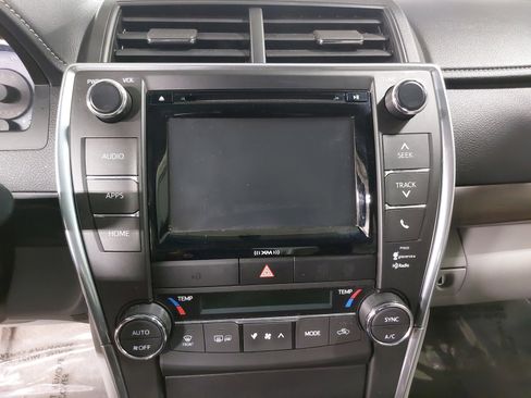 Used 2016 Toyota Camry XLE FWD image 22