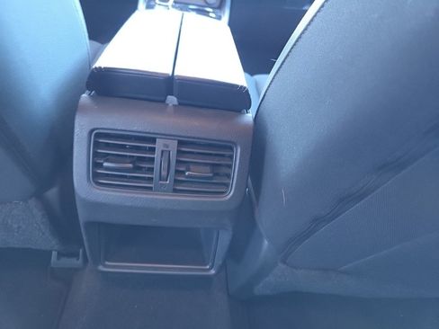 Used 2023 Nissan Rogue S image 13