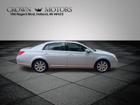Used 2006 Toyota Avalon XLS FWD image 2