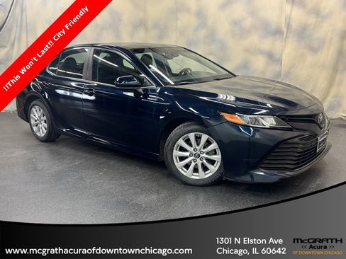 Used 2018 Toyota Camry LE image 8