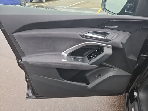 New 2025 Audi SQ5 Prestige image 5