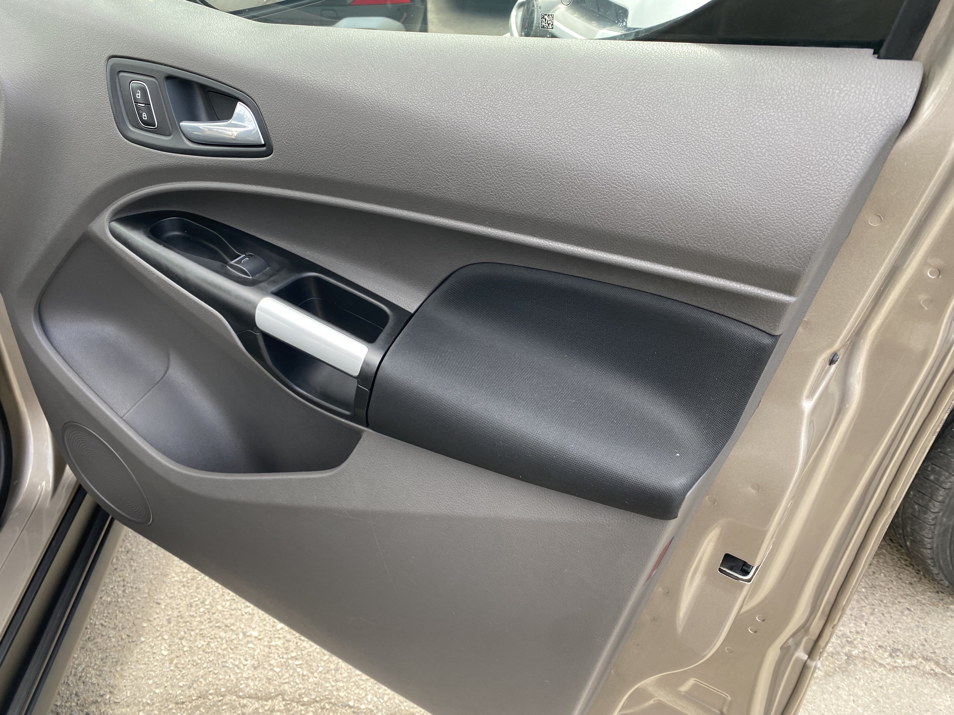 Used 2019 Ford Transit Connect XLT FWD image 22